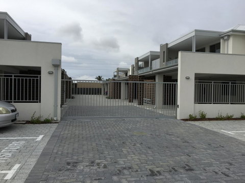 Apartment In Queens Park - Accommodation Redcliffe 5