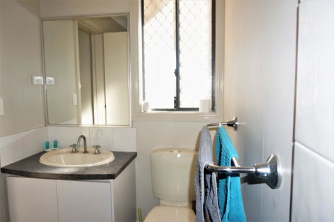 9 Krait Street - Perfect For Large Groups Or Families Alike - Accommodation Redcliffe 14