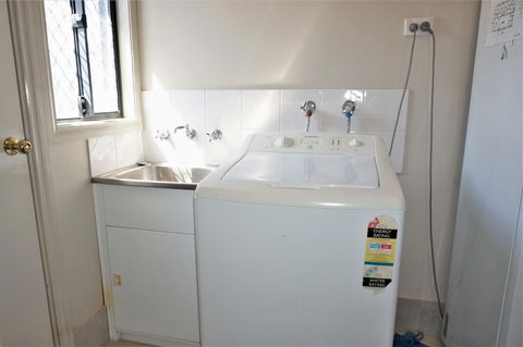 9 Krait Street - Perfect For Large Groups Or Families Alike - Accommodation Redcliffe 16