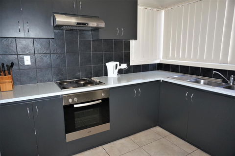 9 Krait Street - Perfect For Large Groups Or Families Alike - Accommodation Redcliffe 7