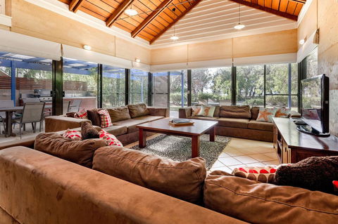 Geographe Cove Resort - Accommodation Redcliffe 9