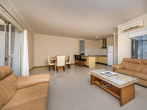 Seafront Unit 60 - Accommodation Redcliffe 7