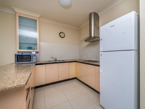 Seafront Unit 60 - Accommodation Redcliffe 3