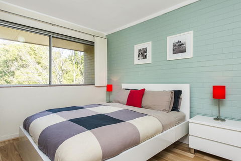 Rosalie 46 - Accommodation Redcliffe 11