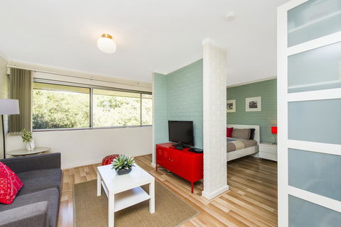 Rosalie 46 - Accommodation Redcliffe 1