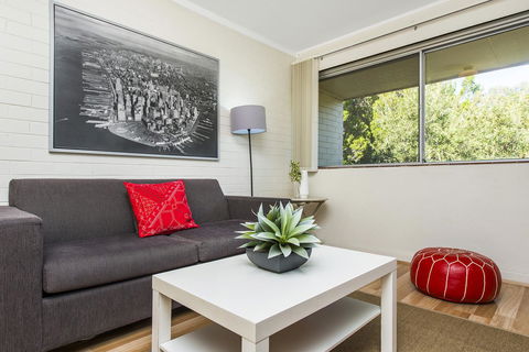 Rosalie 46 - Accommodation Redcliffe 5