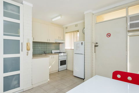 Rosalie 46 - Accommodation Redcliffe 3