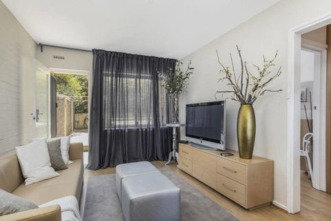 Gorgeous 26 1 Bed Designer Fitout Perfect Location - Accommodation Redcliffe 35