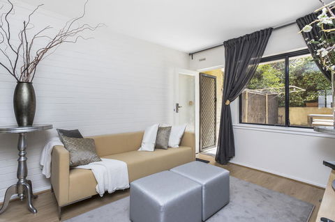 Gorgeous 26 1 Bed Designer Fitout Perfect Location - Accommodation Redcliffe 23