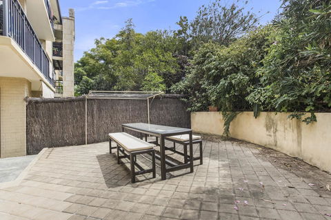 Gorgeous 26 1 Bed Designer Fitout Perfect Location - Accommodation Redcliffe 21