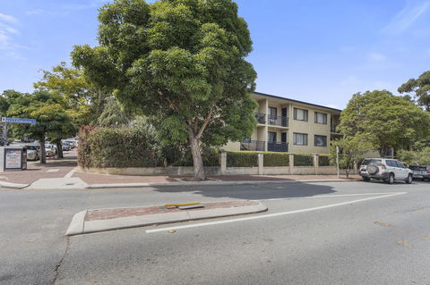 Gorgeous 26 1 Bed Designer Fitout Perfect Location - Accommodation Redcliffe 25