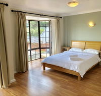 Charming quiet Lodge-2 minutes walk to Shopping Complex - Accommodation Redcliffe