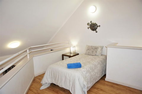 Osprey Holiday Village Unit 113 2 Bedroom - Accommodation Redcliffe 10