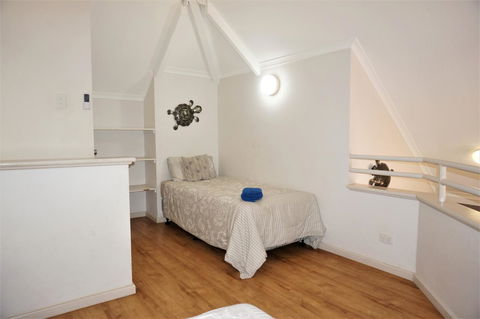 Osprey Holiday Village Unit 113 2 Bedroom - Accommodation Redcliffe 11