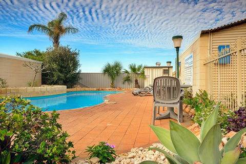 Osprey Holiday Village Unit 113 2 Bedroom - Accommodation Redcliffe 17