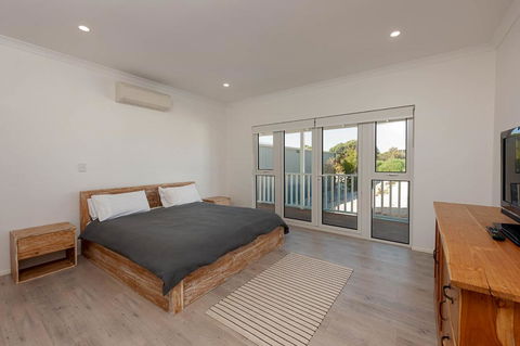 Blue Sky Escapes The Lookout Lancelin - Accommodation Redcliffe 6