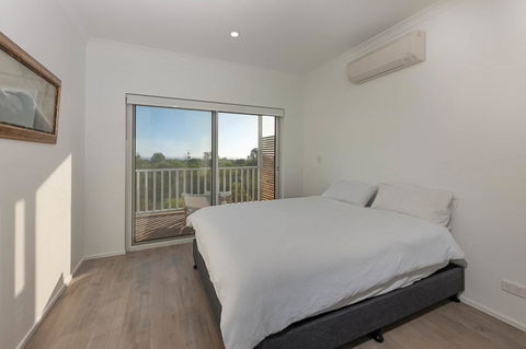 Blue Sky Escapes The Lookout Lancelin - Accommodation Redcliffe 14
