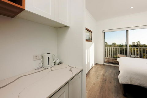 Blue Sky Escapes The Lookout Lancelin - Accommodation Redcliffe 21
