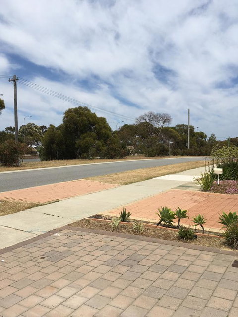 Shiraz Heights - Accommodation Redcliffe 7