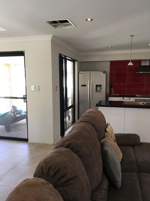 Shiraz Heights - Accommodation Redcliffe 15