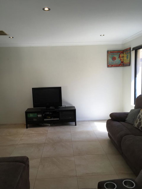Shiraz Heights - Accommodation Redcliffe 13