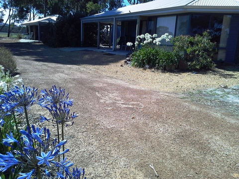 Cosy Corner Chalets - Accommodation Redcliffe 11