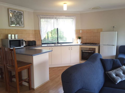 Cosy Corner Chalets - Accommodation Redcliffe 5