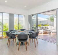 Karrinyup Waters Luxury House Rental - Accommodation Redcliffe
