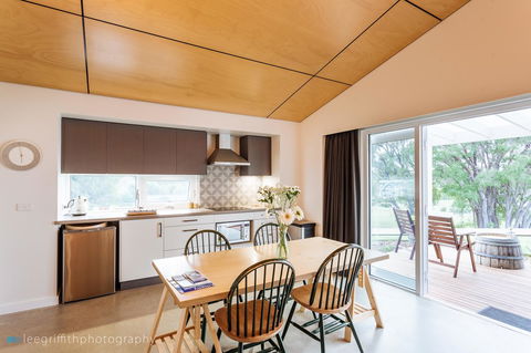 Stablebase - Accommodation Redcliffe 9