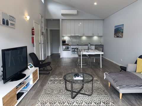 17 By The Sea - Accommodation Redcliffe 11