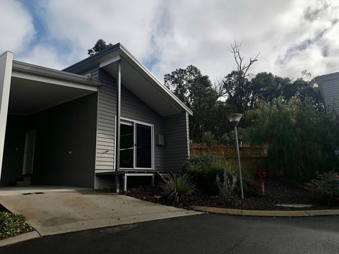 17 By The Sea - Accommodation Redcliffe 2