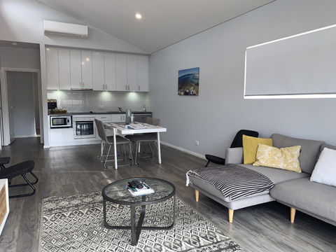 17 By The Sea - Accommodation Redcliffe 5