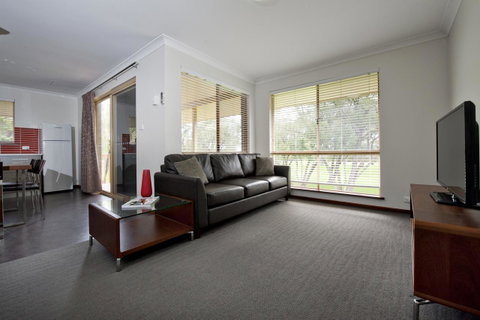 Mandalay Holiday Resort And Tourist Park - Accommodation Redcliffe 8