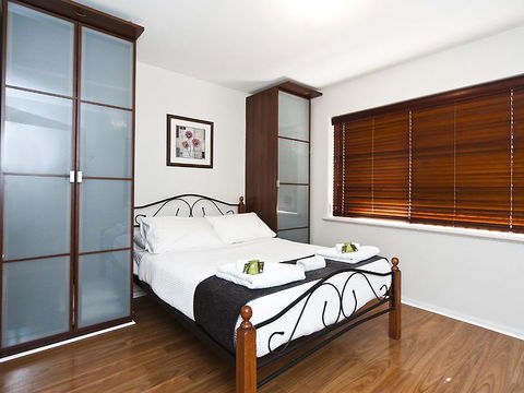 Lucy's House - Accommodation Redcliffe 2