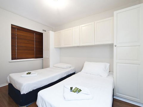 Lucy's House - Accommodation Redcliffe 6