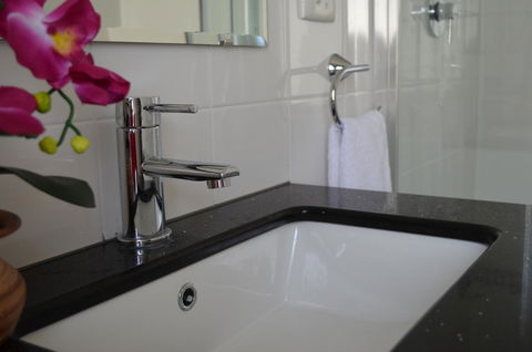 Ellard Bed & Breakfast - Accommodation Redcliffe 11