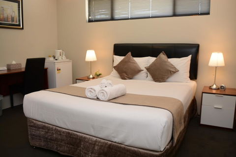 Ellard Bed & Breakfast - Accommodation Redcliffe 4