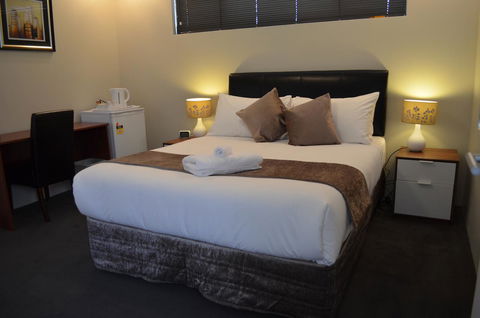 Ellard Bed & Breakfast - Accommodation Redcliffe 0