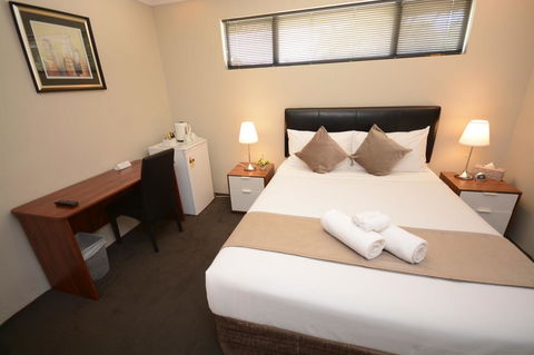 Ellard Bed & Breakfast - Accommodation Redcliffe 5