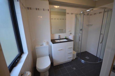 Ellard Bed & Breakfast - Accommodation Redcliffe 9