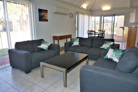 Osprey Holiday Village Unit 108 - Accommodation Redcliffe 3