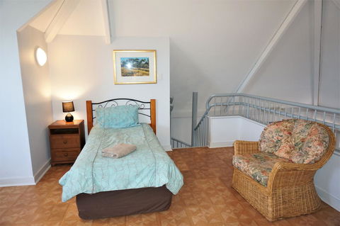 Osprey Holiday Village Unit 108 - Accommodation Redcliffe 11