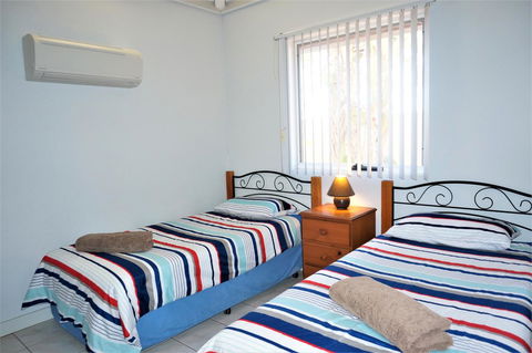 Osprey Holiday Village Unit 108 - Accommodation Redcliffe 8