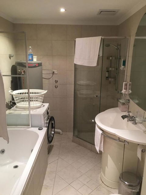Colin St Apartment - Accommodation Redcliffe 8