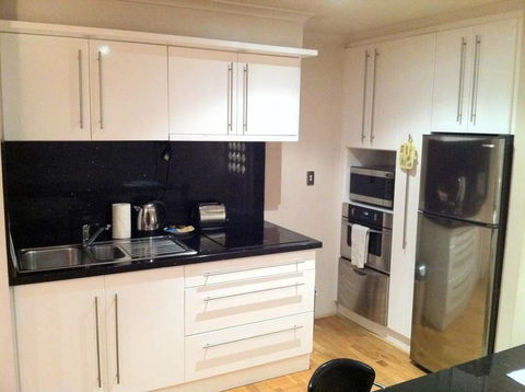 Colin St Apartment - Accommodation Redcliffe 6