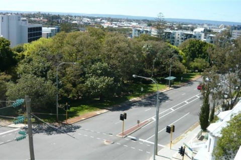 Colin St Apartment - Accommodation Redcliffe 12