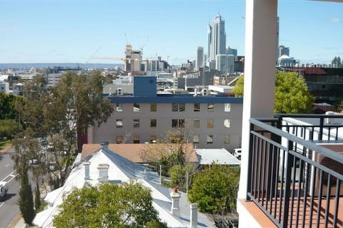 Colin St Apartment - Accommodation Redcliffe 0