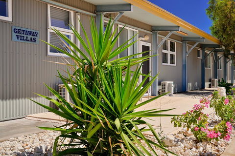 Getaway Villas Unit 384 - Accommodation Redcliffe 1