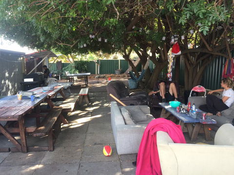 Planet Inn Backpackers - Accommodation Redcliffe 9