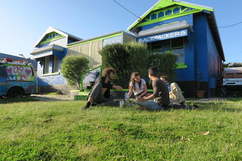 Planet Inn Backpackers - Accommodation Redcliffe 2